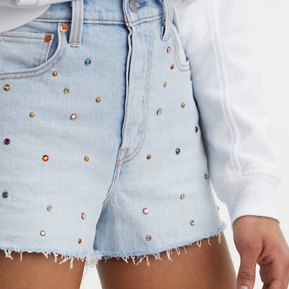 LEVI’S Ribcage Rhinestone Super High Rise Jean Shorts Size 32